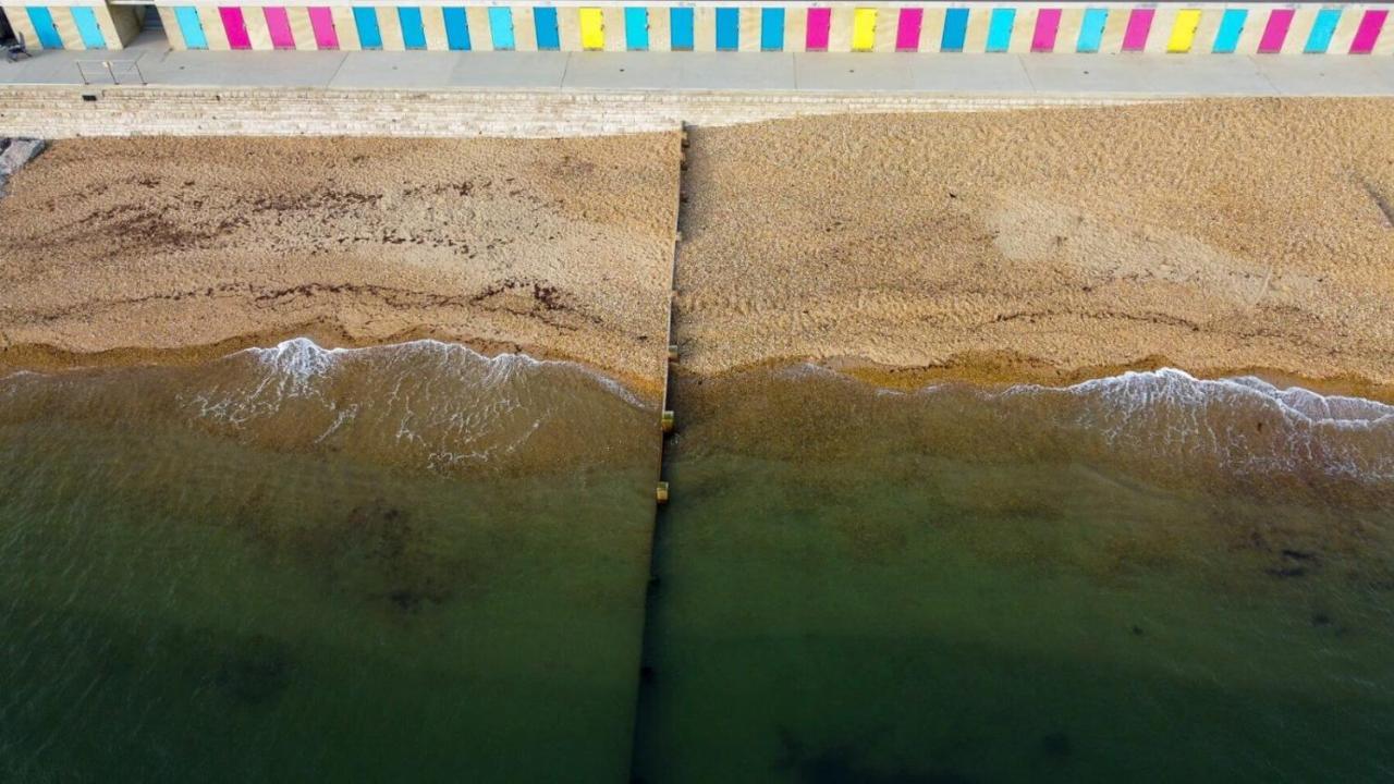 Needles Point Vila Milford on Sea Exterior foto